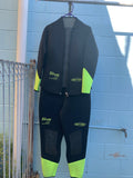 Ex-Rental / School: Two-piece 5mm wetsuit