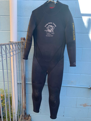 Ex-Rental / School: Steamer 7mm wetsuit